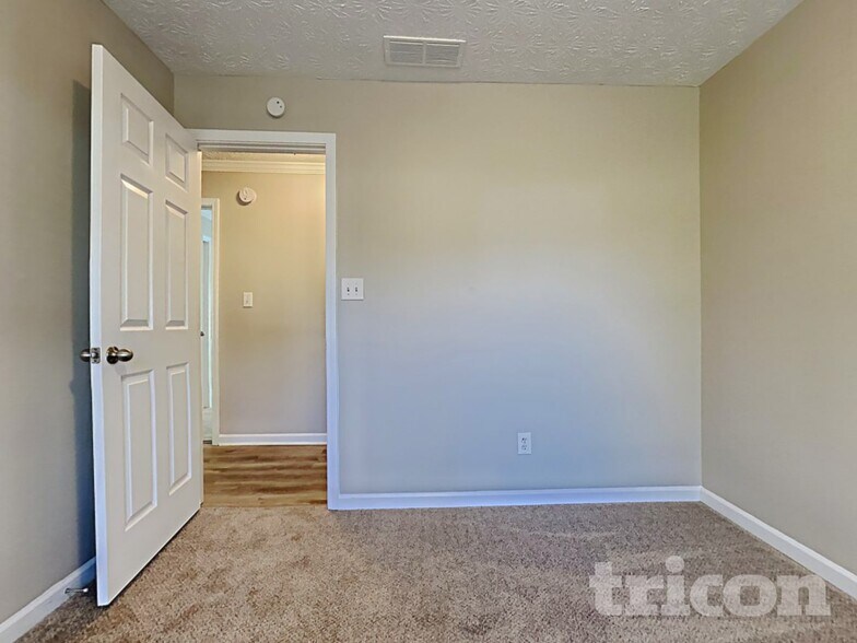 Building Photo - 1410 Ericas Pointe Dr