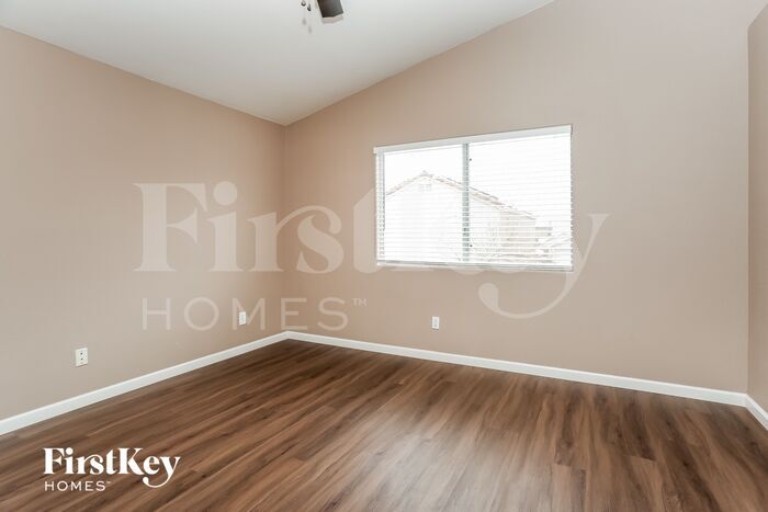 Building Photo - 9135 Green Frost Dr