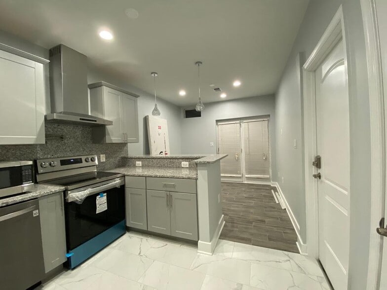 Building Photo - 24967 Halite Dr