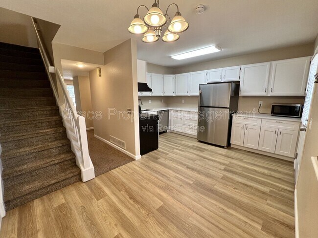 Building Photo - 11560 Community Center Dr