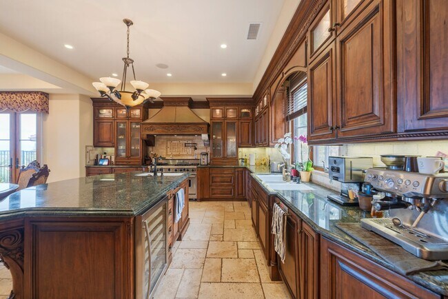 Building Photo - Gorgeous 5 Bedroom Home with sweeping view...