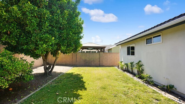 Building Photo - 5892 Raphael Dr