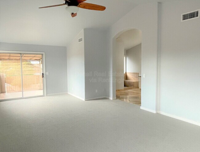 Building Photo - 5164 W Ross Dr