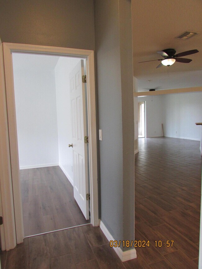 Building Photo - 2089 Maeve Cir