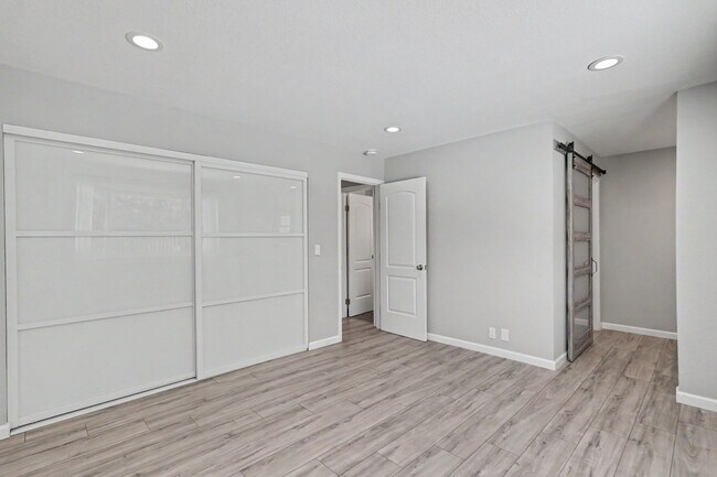 Building Photo - 3143 Shriver Dr