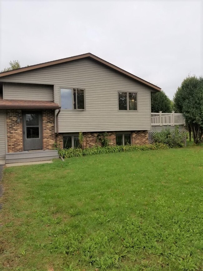 Building Photo - 502 Prairie Ln