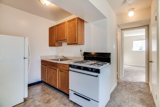 Building Photo - 5120 Astor Pl