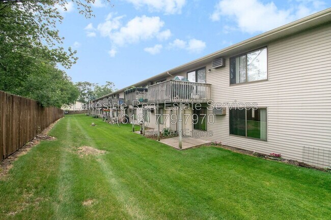 Building Photo - 2914 Earle Ave SW
