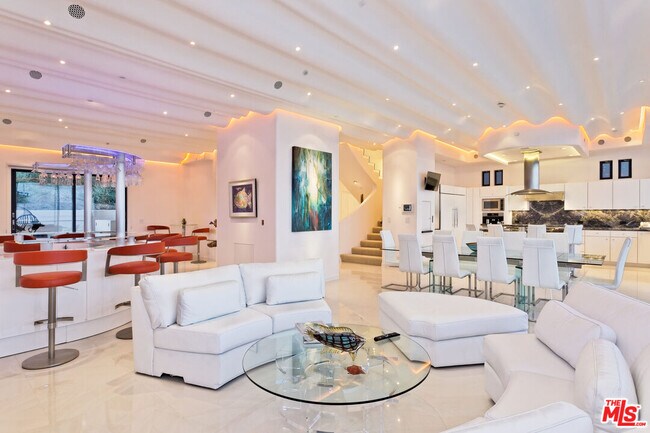 Building Photo - 27082 Malibu Cove Colony Dr