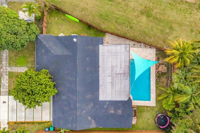 Building Photo - 15930 SW 90th Ave