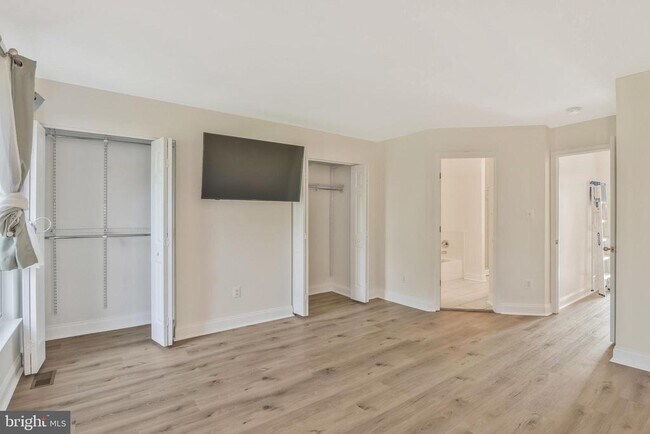 Building Photo - 8872 Stable Forest Pl
