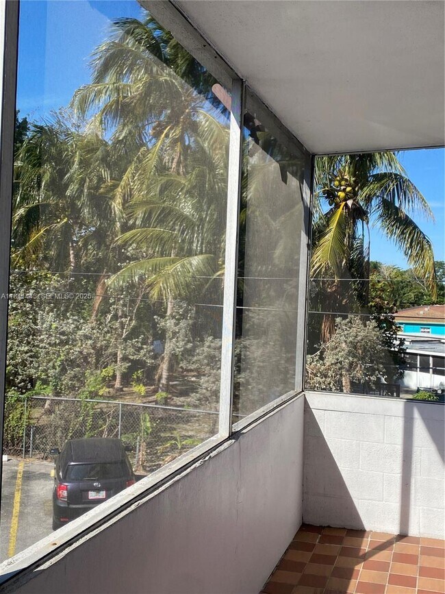 Building Photo - 15600 NE 6th Ave