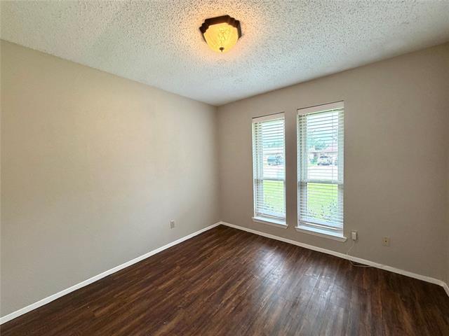 Building Photo - 1506 Whiteoak Dr
