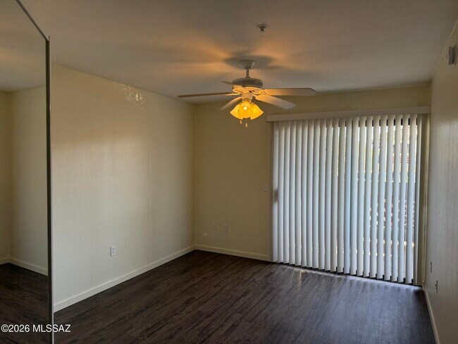 Building Photo - 5751 N Kolb Rd