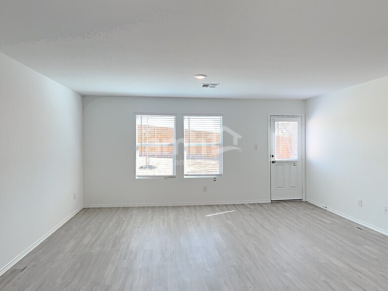 Building Photo - 5439 Elm Valley Dr