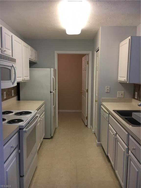 Building Photo - 29802 Lenox Dr