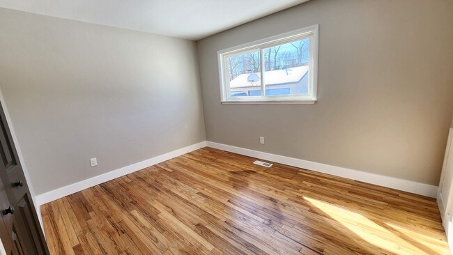Building Photo - 1223 Deering St