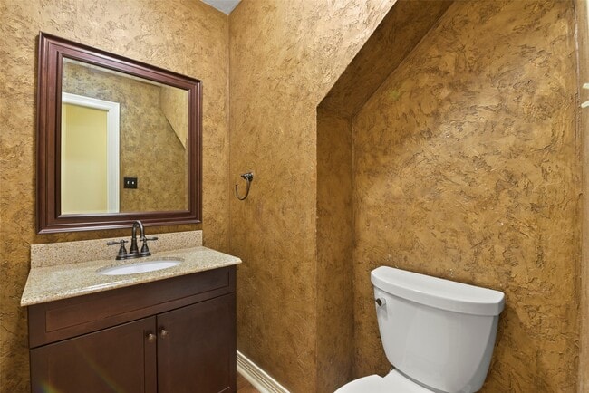 Building Photo - 1915 Lytham Ln