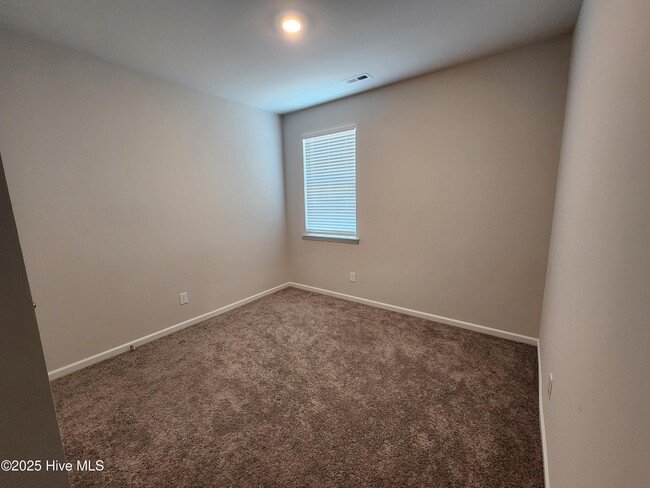 Building Photo - 227 Jones Rdg Ln