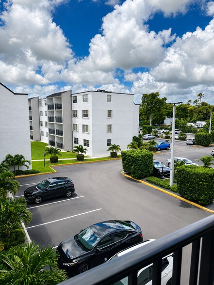 Building Photo - 14150 SW 84th St