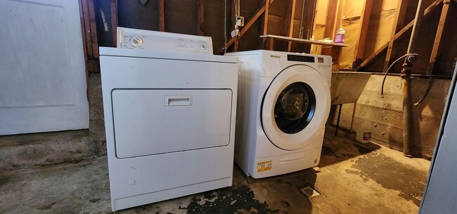 Building Photo - Midtown Terrace Home 2 Bedroom + Bonus Room