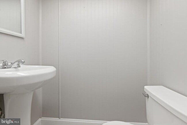 Building Photo - 7731 Eastdale Rd