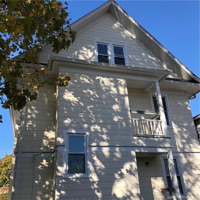 Building Photo - 35 Circular Ave