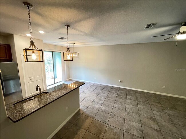 Building Photo - 9768 Pembrooke Pines Dr