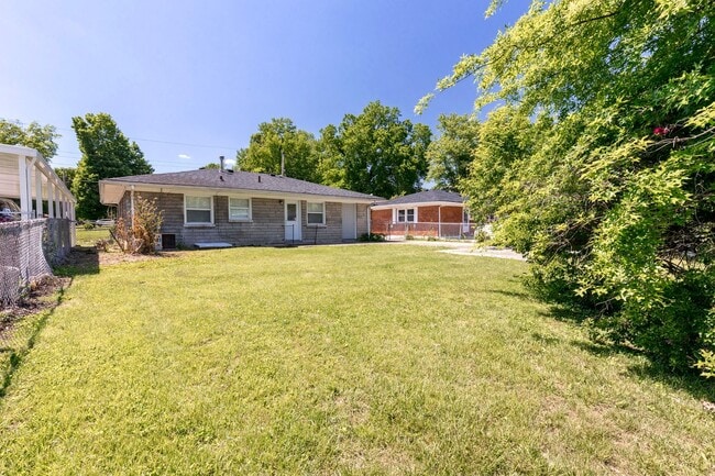 Building Photo - 1209 S 45th St