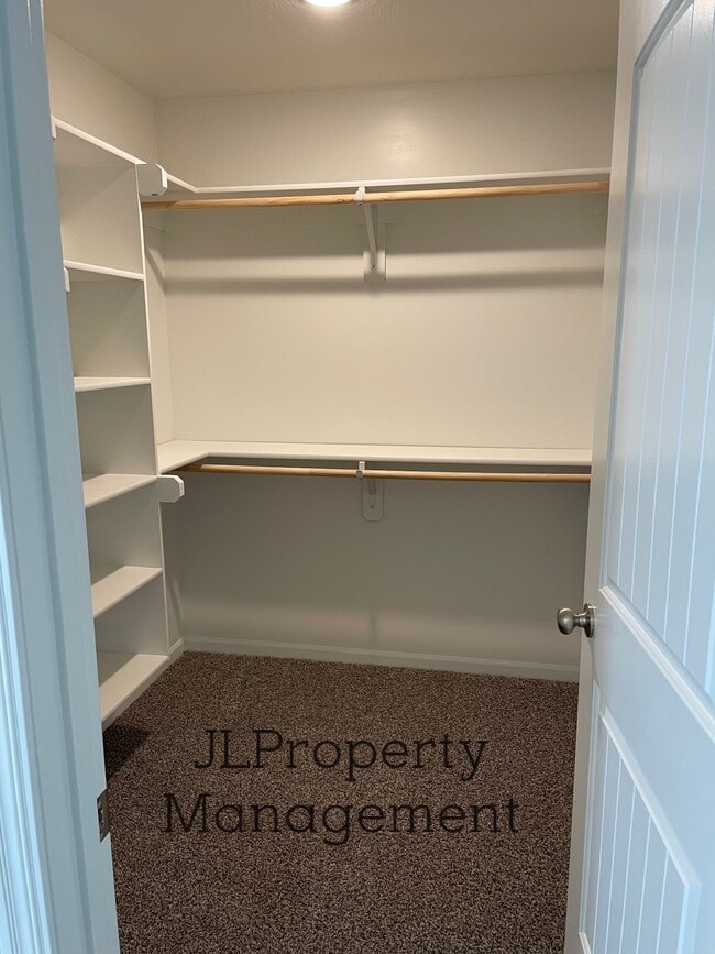 Building Photo - 20101 E 24th Terrace Ct S