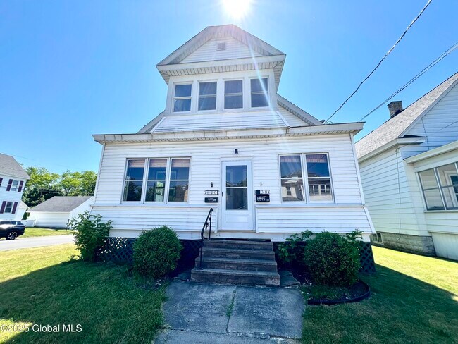 Primary Photo - 40 Mathias Ave