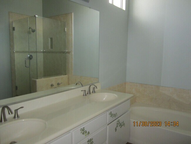 Building Photo - SPACIOUS PLACENTIA TOWNHOME
