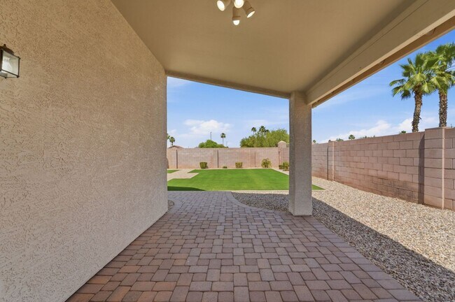 Building Photo - Welcome to this well-maintained 3-bedroom, 2-bath home in Gilbert, AZ!