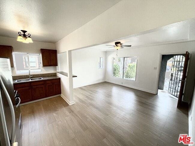 Building Photo - 3659 6th Ave