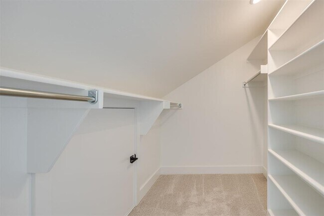 Building Photo - 29774 Memory Ln