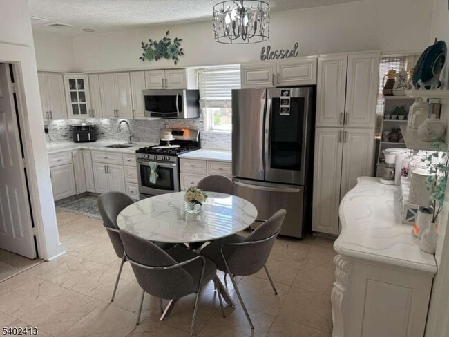 Building Photo - 35 Terrace Ave