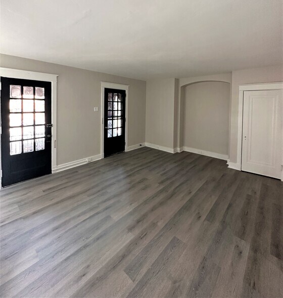 Building Photo - 5718 Beacon St