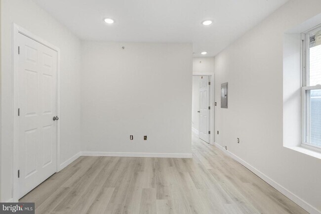 Building Photo - 223 S 45th St