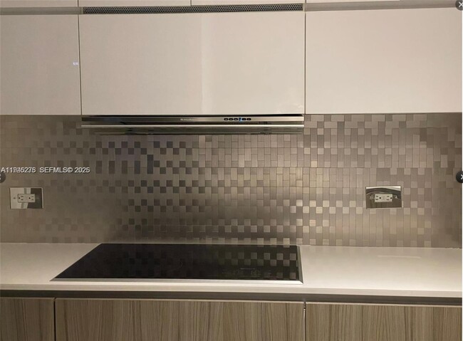 Building Photo - 600 NE 27th St