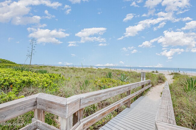 Building Photo - 8700 Ridgewood Ave