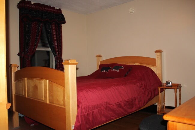 Building Photo - 1004 Winterton St