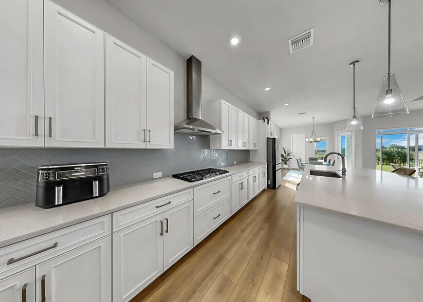 Building Photo - 5407 Del Coronado Dr