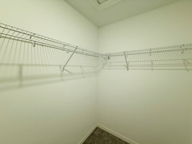 Building Photo - Townhome in The Townhomes of River Landing