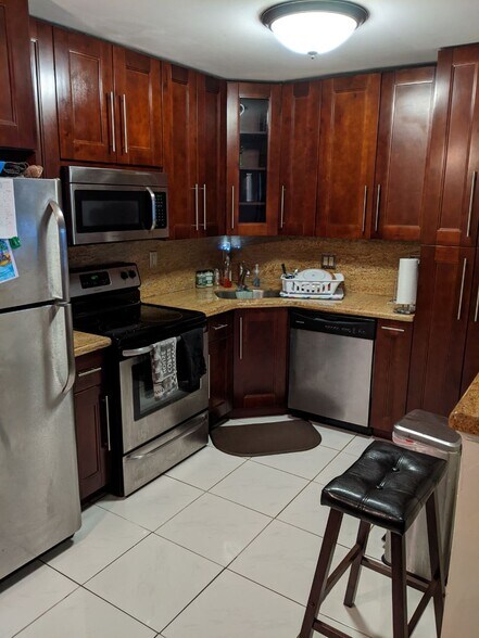 Completely Remodeled. - 5208 NE 24th Ter