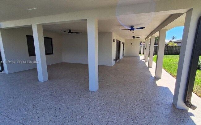 Building Photo - 216 Shadow Way