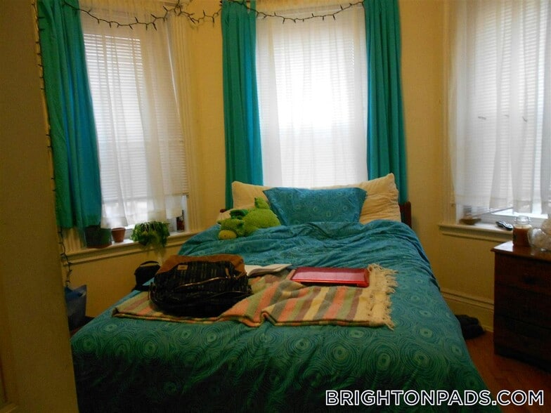 Building Photo - 1719 Commonwealth Ave