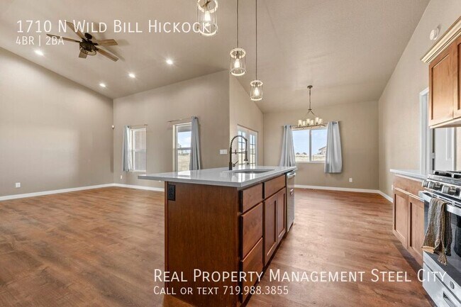 Building Photo - 1710 N Wild Bill Hickock Dr