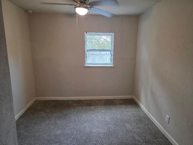 Building Photo - 21307 SE Hawthorne Rd