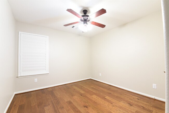 Building Photo - 2911 Fair Chase Dr