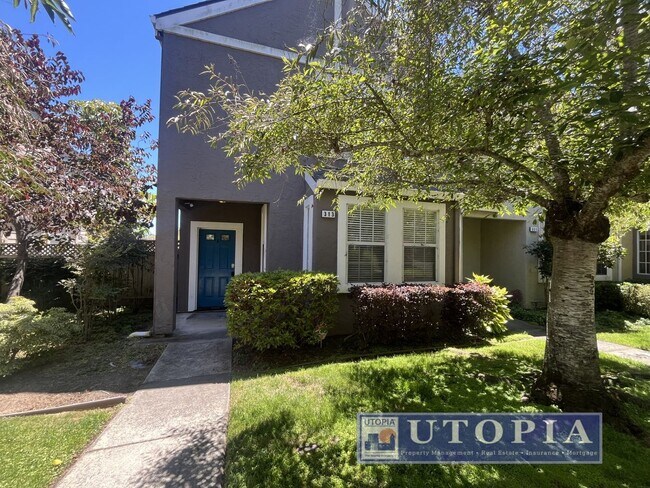 Building Photo - Quiet Beautiful 3 Bed, 2.5 Bath Property Near UCSC